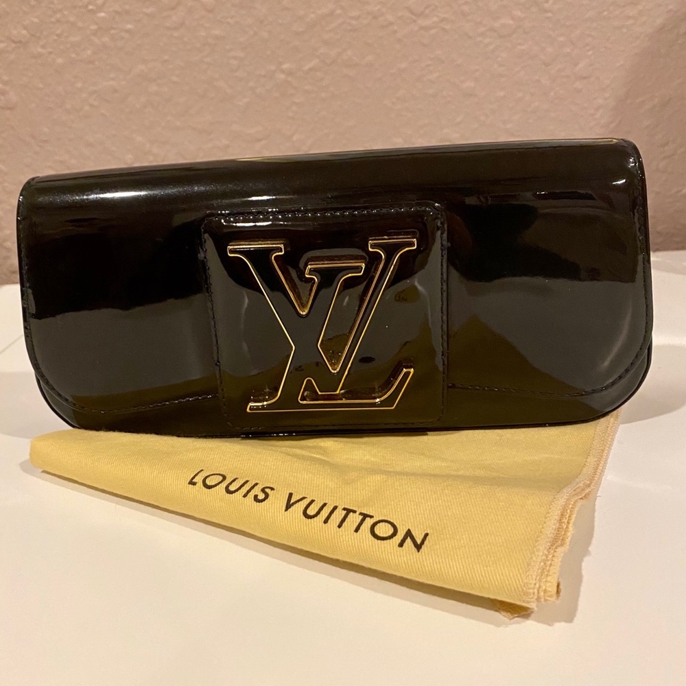 Louis Vuitton Vernis Sobe Clutch